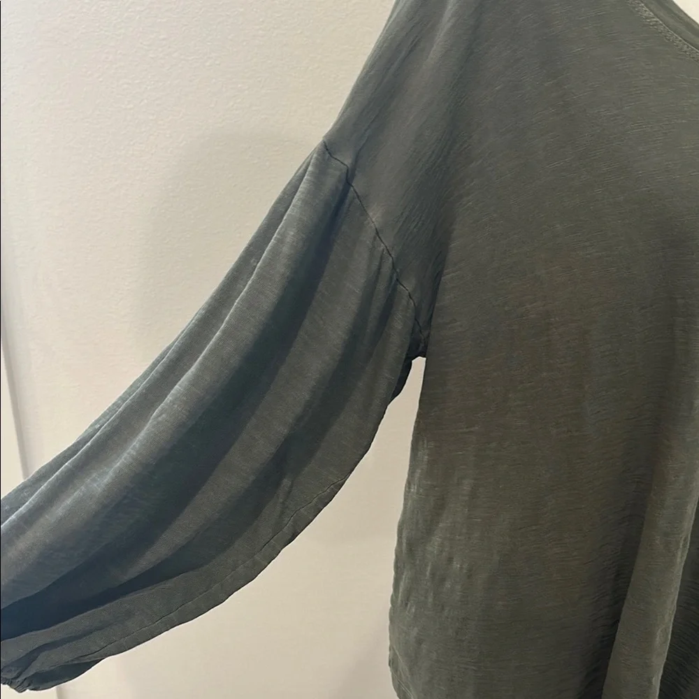 Old Navy Olive Women's Top - Picture 4 of 11